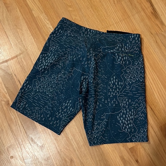 tentree hybrid board shorts - Picture 8 of 10